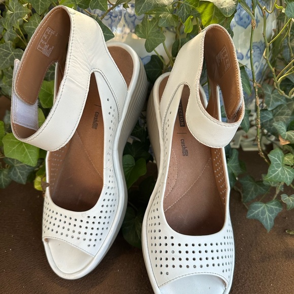 Clarks Collection women’s Reedly Salene wedge sandals - Picture 7 of 10